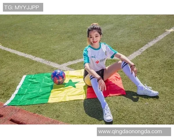 球星女友转型足球宝贝挑战自我走红网络掀起热议 球星女友转型足球宝贝挑战自我走红网络掀起热议